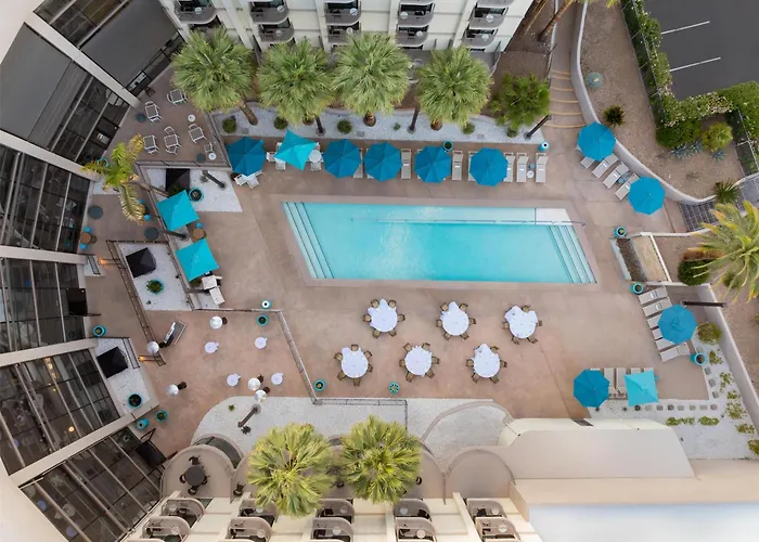 Embassy Suites By Hilton Phoenix Biltmore