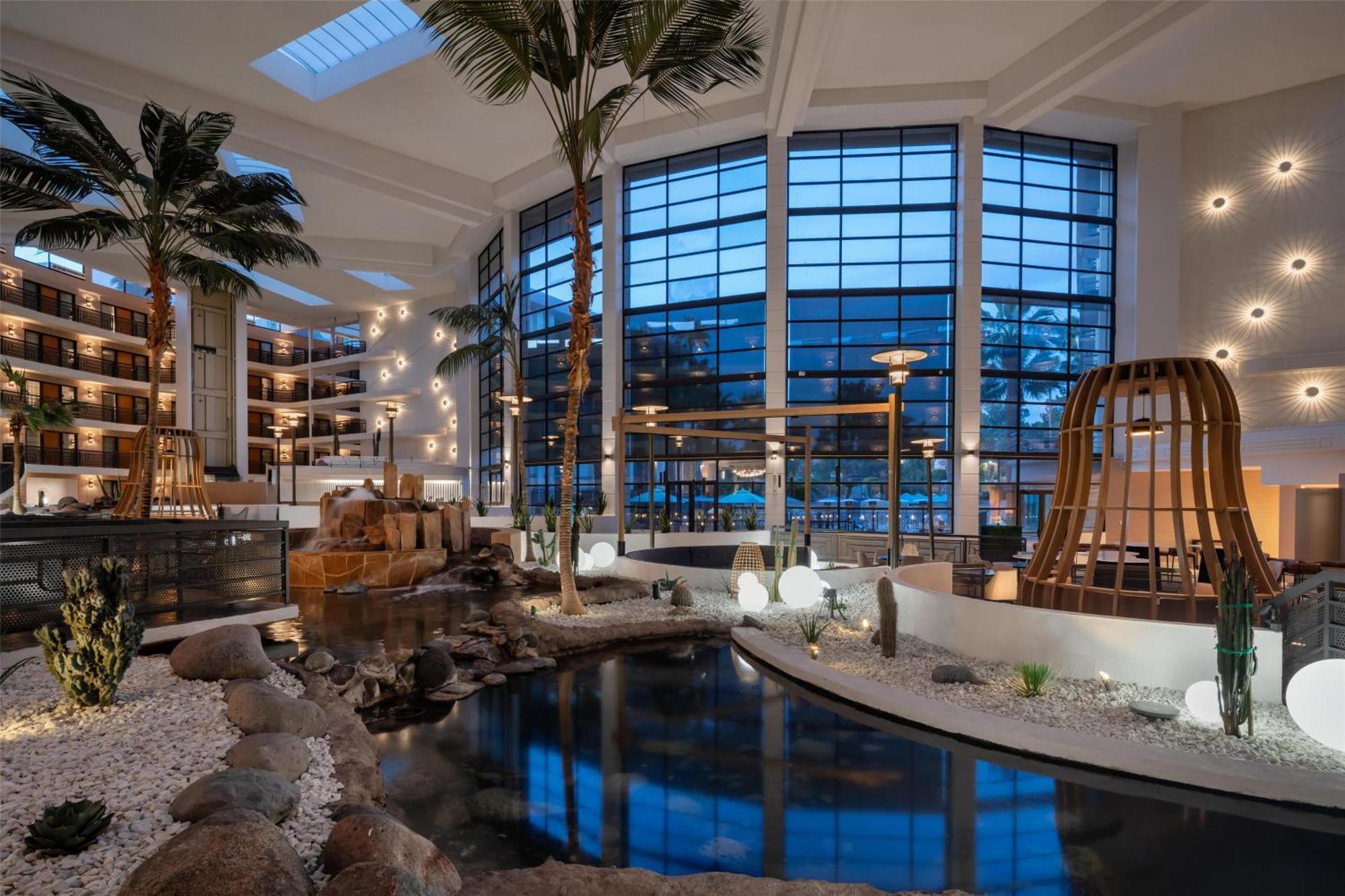 Embassy By Hilton Biltmore Phoenix